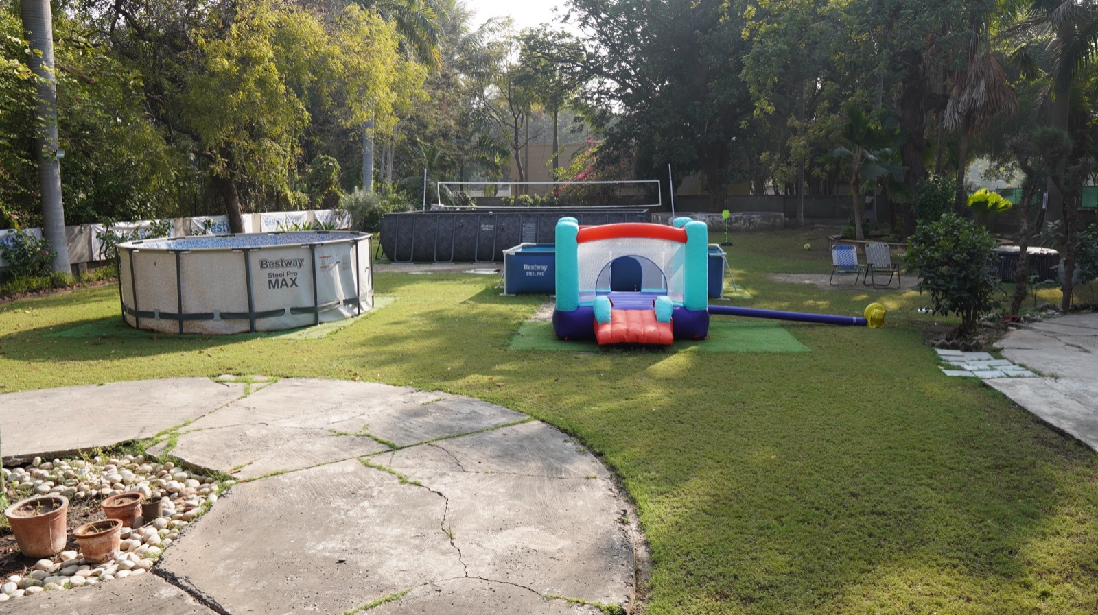 Lush panoramic 2200 sq yd property